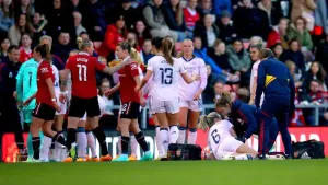 England captain Leah Williamson goes off injured in Arsenal’s clash with Man Utd