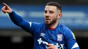 Ipswich close in on League One top two after taking points from Derby