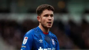 Ipswich crush Wycombe to move into automatic promotion places