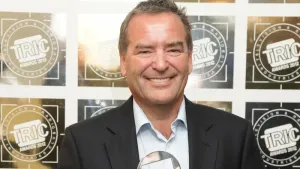 Jeff Stelling to leave Soccer Saturday at the end of the season