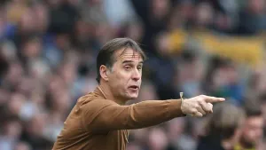 Julen Lopetegui takes no chances with Wolves’ safety despite recent improvement