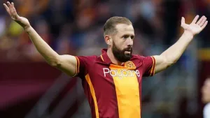 Kevin van Veen double lifts Motherwell to comfortable win