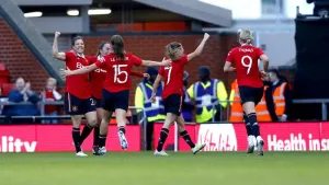 Late Rachel Williams strike sends Manchester United through to FA Cup final