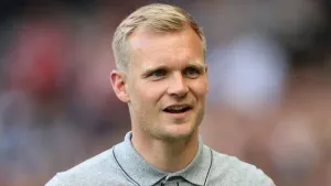 Liam Manning furious with referee after Oxford suffer home defeat by Bolton