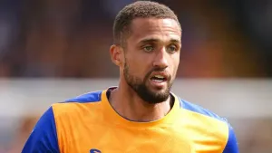 Mansfield move into play-off places with Grimsby draw