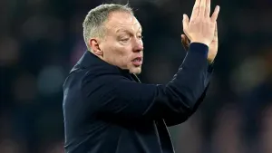 Nottingham Forest owner keeps faith in Steve Cooper to secure top-flight status