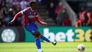 Palace edge seven-goal thriller to leave West Ham looking over their shoulder