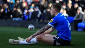 Peterborough’s play-off hopes dented by goalless stalemate