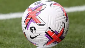 Southend see off Scunthorpe to keep alive slim play-off hopes