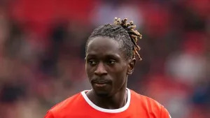 Ten-man Rotherham secure vital point in draw at Hull