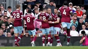 West Ham boost hopes of avoiding relegation with derby win at Fulham