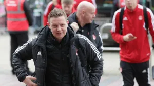 Barry Robson tells his Aberdeen players to embrace playing at Ibrox