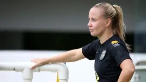 Beth Mead fighting to make World Cup but admits tournament may come too soon