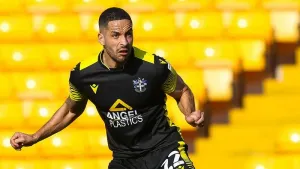 Carlisle clinch play-off place after draw at Sutton