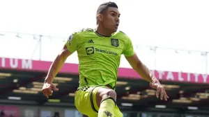 Casemiro goal puts Manchester United on verge of Champions League qualification