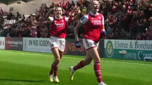 Frida Maanum nets winner as Arsenal beat Leicester