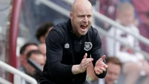 Hearts hold on to beat Hibs to fourth and guarantee European qualification