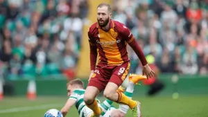 Kevin van Veen deserves award for stellar Motherwell season – Stuart Kettlewell