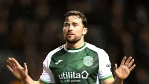 Lewis Stevenson extends Hibs stay