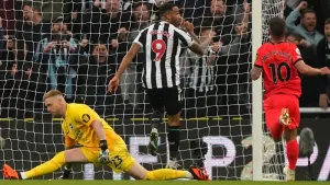 Newcastle boss Eddie Howe hails Callum Wilson’s form