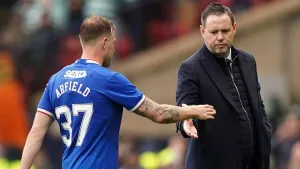 Scott Arfield’s Rangers exit ‘pulls at heartstrings’, says boss Michael Beale