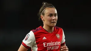 Caitlin Foord signs new Arsenal contract
