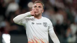 Jarrod Bowen nets late winner as West Ham win Europa Conference League