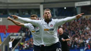 New signing Adam Le Fondre brings ‘craft’ and ‘nous’ to Hibernian – Lee Johnson