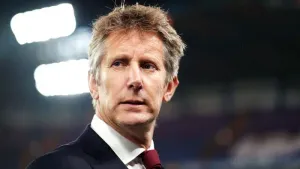 Edwin van der Sar ‘not in life-threatening danger’ but remains in intensive care