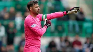 Lee Johnson thinks David Marshall will benefit from losing Hibernian captaincy