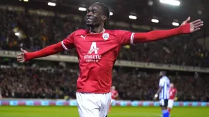 Barnsley back to winning ways against 10-man Wigan