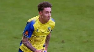 Cameron Coxe earns 10-man Boreham Wood draw at Gateshead with late equaliser