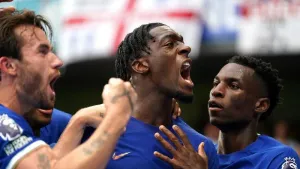 Chelsea and Liverpool share spoils in frantic opener