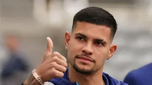 Eddie Howe urges Bruno Guimaraes to learn from social media criticism