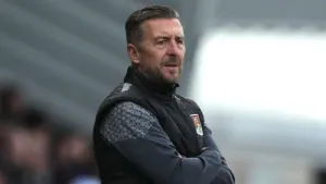 Jon Brady hails match-winner Sam Hoskins after late strike downs Robins