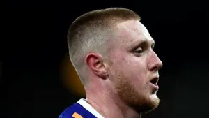 Mansfield see off Stockport with late double from Davis Keillor-Dunn