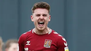 Sam Hoskins nets late winner as Northampton beat struggling Cheltenham