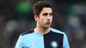 Wealdstone score late winner against 10 man York