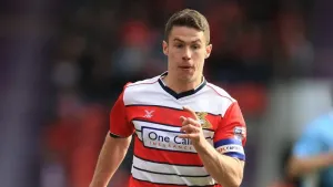 Battling Rovers hold on with 10 men against Robins to earn a point