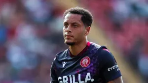 Elliott List brace helps Stevenage beat managerless Cheltenham