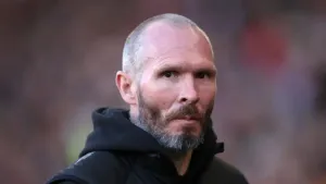 Michael Appleton wins first home game as Charlton boss as Wycombe beaten