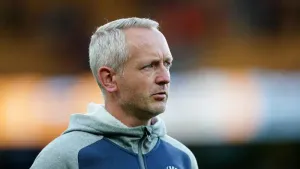 Neil Critchley hails Blackpool’s defensive display