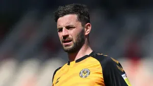 Padraig Amond scores stunner as Woking beat lowly AFC Fylde