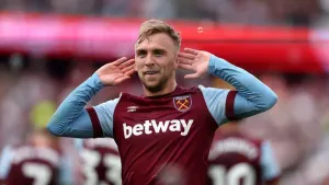 West Ham too strong for sorry Sheffield United as Bowen and Soucek set up win