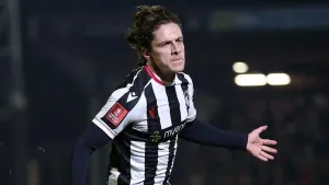 Danilo Orsi leaves it late to salvage draw for Crawley at Walsall