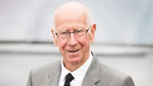 Gary Lineker leads tributes to ‘England’s greatest ever’ Sir Bobby Charlton