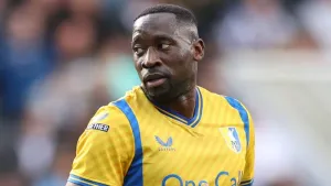 Mansfield maintain unbeaten run with thumping win at Harrogate