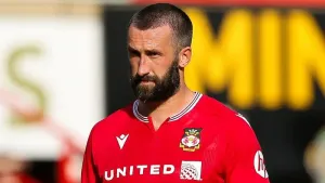 Ollie Palmer strike enough for 10-man Wrexham to beat Crawley