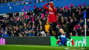 Bruno Fernandes talks up Alejandro Garnacho after stunning goal at Everton
