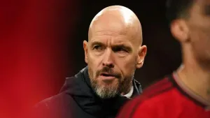 Erik ten Hag tells Manchester United to work ‘shoulder by shoulder’ to end slump
